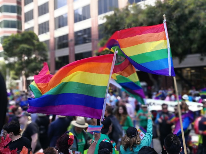 “Formas de volver a casa”: cómo la comunidad LGTBI+ habitó la ciudad durante el estallido social